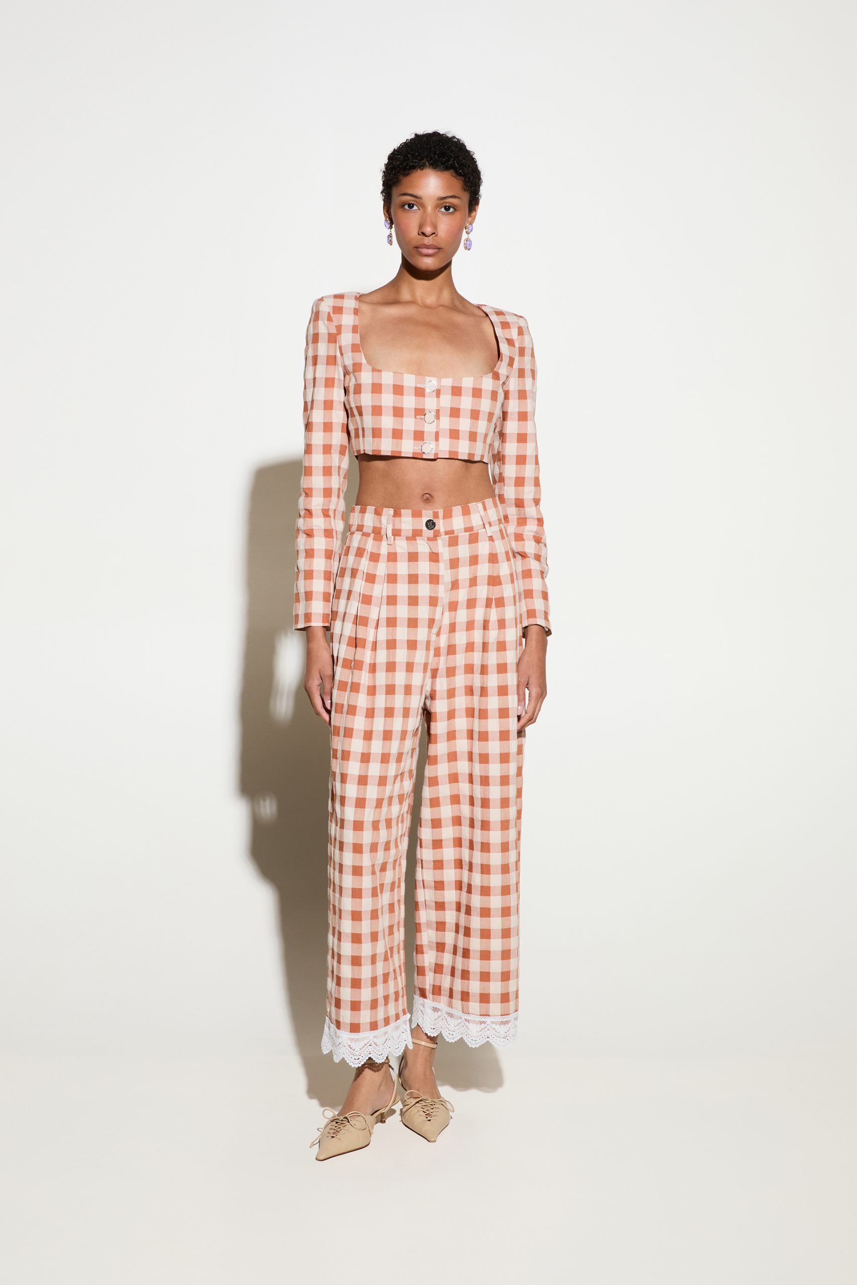 26_05_04_milkwhite_35113 Signature Pants With Lace Detail | Brown Vichy - Image 1