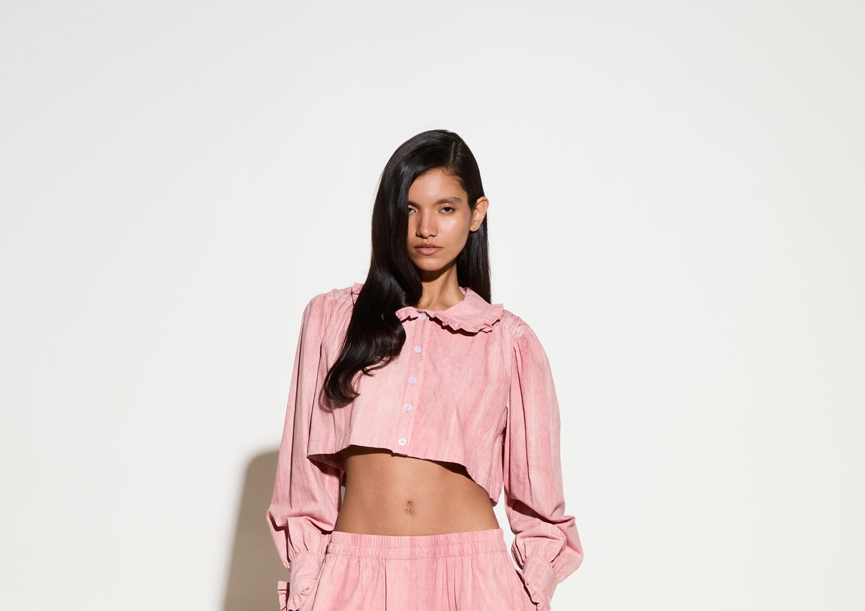 26_05_04_milkwhite_35662 Milkwhite Crop Shirt - Image 1
